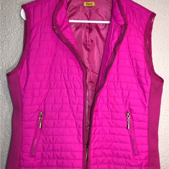 Daisy Vest Size XL Hot Pink Excellent Condition Gold Hardware 20”Arm 2 Arm 24” L - Picture 5 of 7